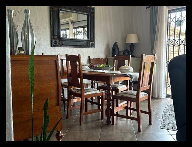 2 BEDROOM CLUSTER FOR SALE IN FREEWAY PARK